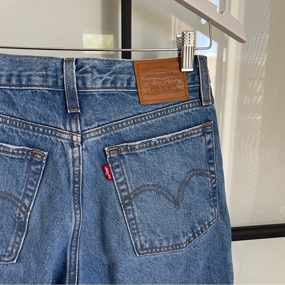 Levi’s Wedgie Icon Ripped High Waist Ankle Slim Jeans - Picture 7 of 12